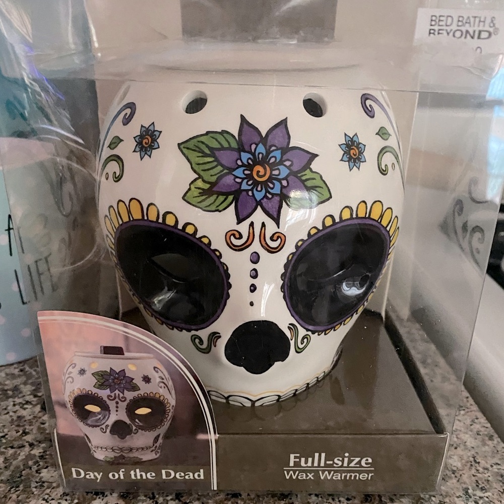 Sugar skull wax warmer day of the dead